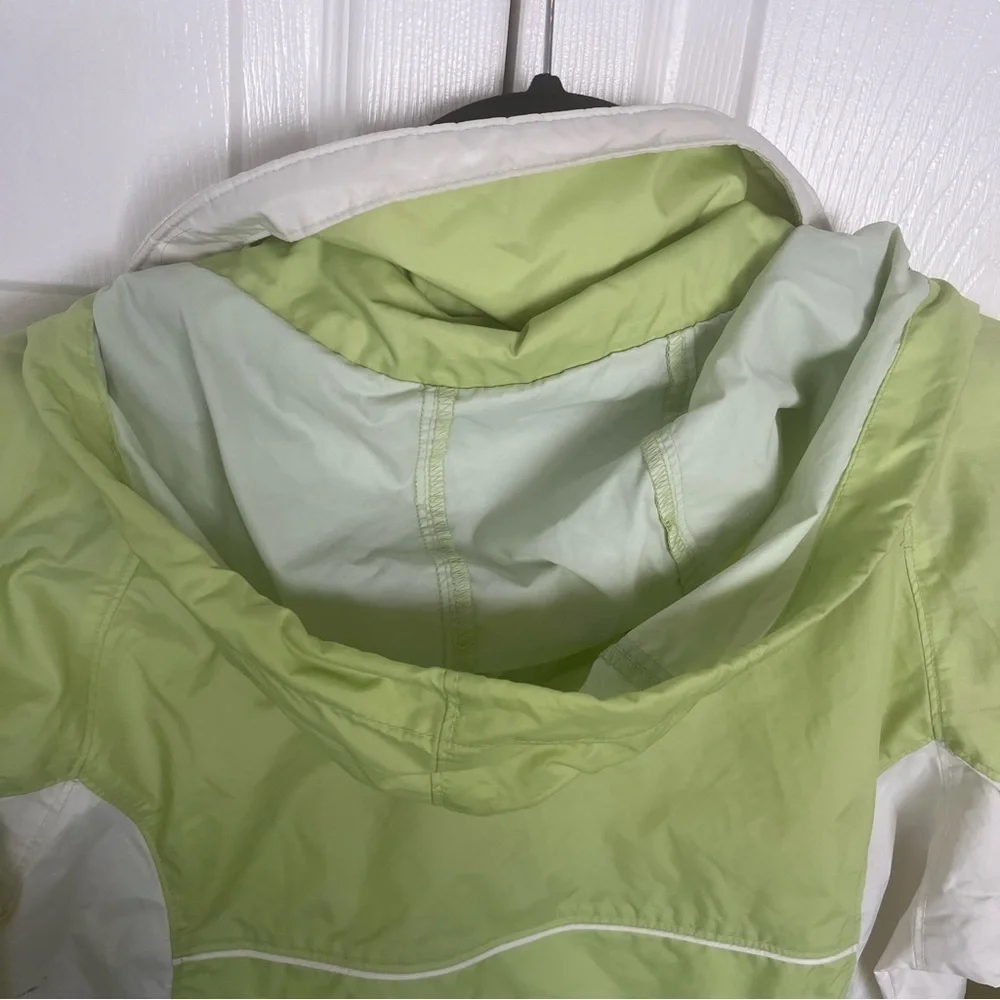 Light Green and Beige Columbia Packable Full Zip Windbreaker Jacket Size S